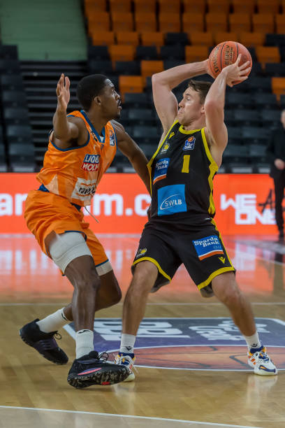 声并非首次 声并非首次