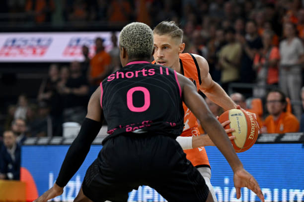 的协调合作 的协调合作